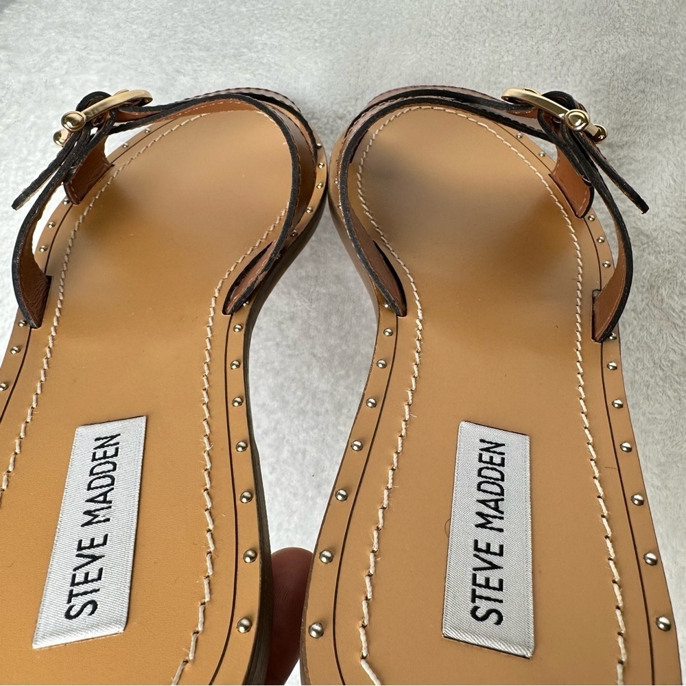 NWOB Steve Madden Tan Buckle Sandals in Size 8M - Picture 9 of 9